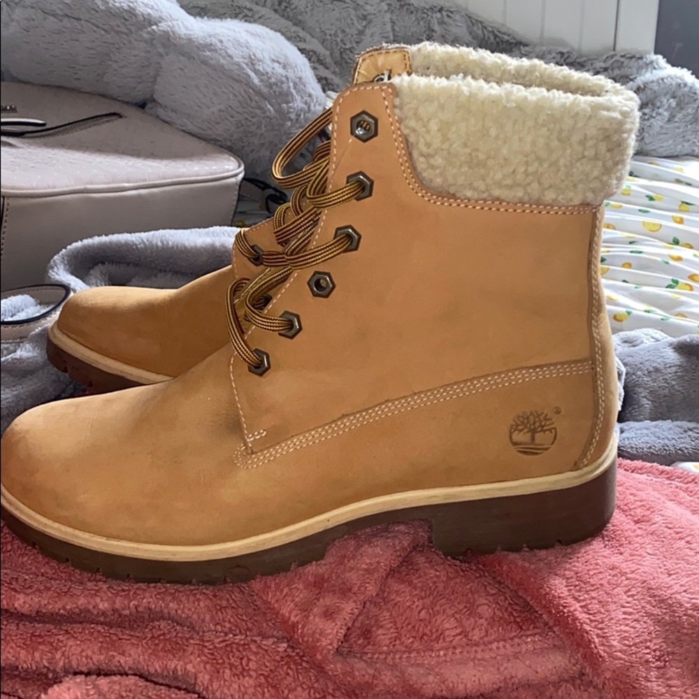 Fur detailed Timberlands